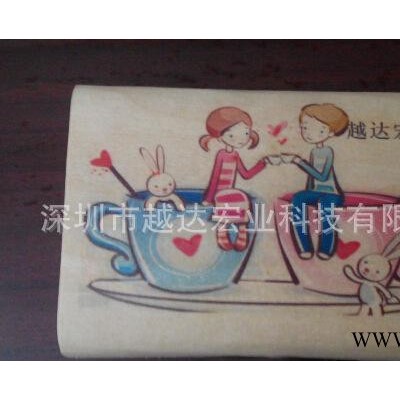 能在木質(zhì)工藝品上印圖案的機(jī)器，木板畫UV噴墨機(jī)，塑料板打印機(jī)