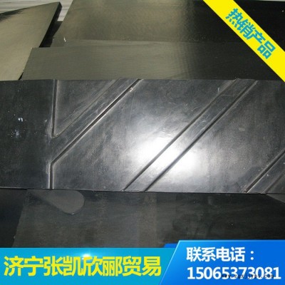 生產(chǎn)銷售耐高溫橡膠輸送帶、花紋輸送帶、耐磨橡膠傳送帶