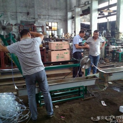 建升PVC軟管機(jī)