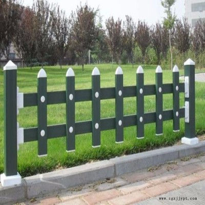 朋英專業(yè)生產(chǎn)pvc塑鋼護欄  城市道路隔離護欄