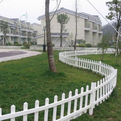 PVC草坪護欄