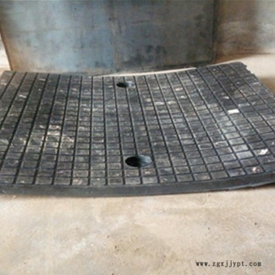 三合一陶瓷襯板、橡膠陶瓷復(fù)合板、二合一橡膠陶瓷板、耐磨陶瓷橡膠襯板、料倉(cāng)陶瓷襯板