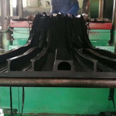 背貼式橡膠止水帶生產(chǎn)廠家  鋼邊式橡膠止水帶價格優(yōu)惠