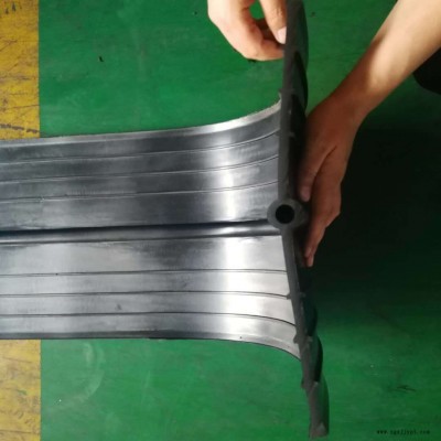 湖北建橋 3008中埋式橡膠止水帶、300×8中埋式橡膠止水帶、變形縫專用 3008 中埋式橡膠止水帶生產(chǎn)廠家