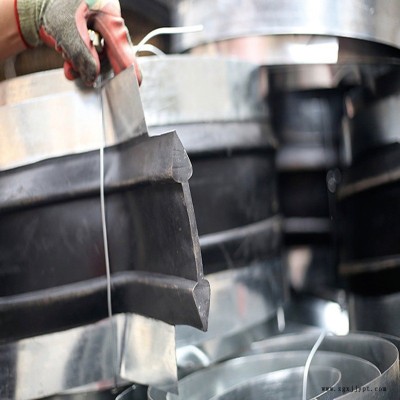 鋼邊式止水帶 橡膠止水帶 背貼式止水帶  支持定制 龍翔 長期供應(yīng)