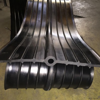 衡水建橋 651型300×8中埋橡膠止水帶、中埋橡膠止水帶生產(chǎn)廠家、 專業(yè)變形縫橡中埋膠止水帶生產(chǎn)廠家
