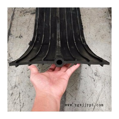 華邁止水帶廠家專業(yè)生產(chǎn)建筑用橡膠止水帶，工民建用651止水帶，中埋式橡膠止水帶廠家直供，性價(jià)比高