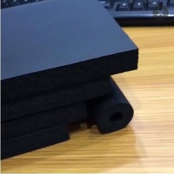 路亞廠家專業(yè)生產(chǎn)橡塑板 B1級(jí)橡塑海綿板 保溫板 橡塑保溫板