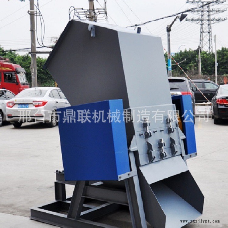 2229954902_978693879.400<i></i>x400 (