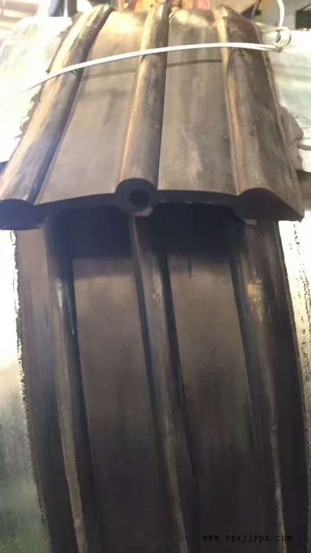 14095003.jpg 自拍鋼邊止水帶1.jpg