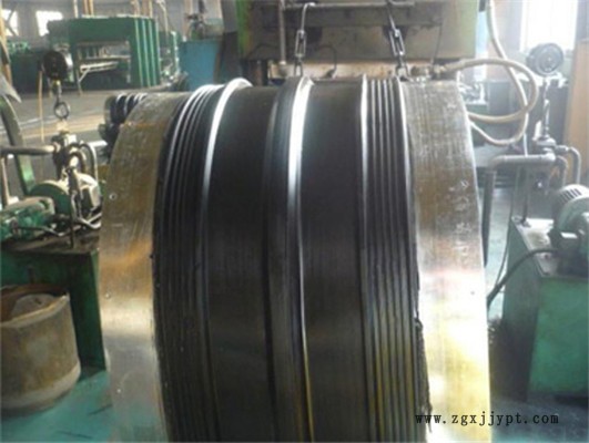 71068311.jpg 1336421_29.jpg