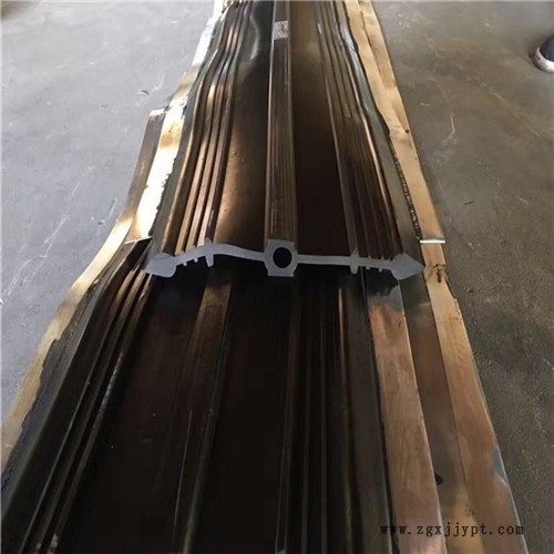 64039302.jpg 鋼邊7.jpg