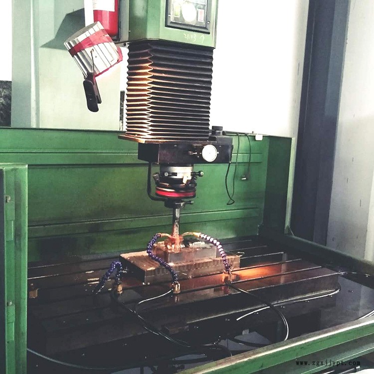 塑膠外殼模具注塑加工塑料配件設計開模家用直發(fā)卷發(fā)器模具加工廠示例圖6