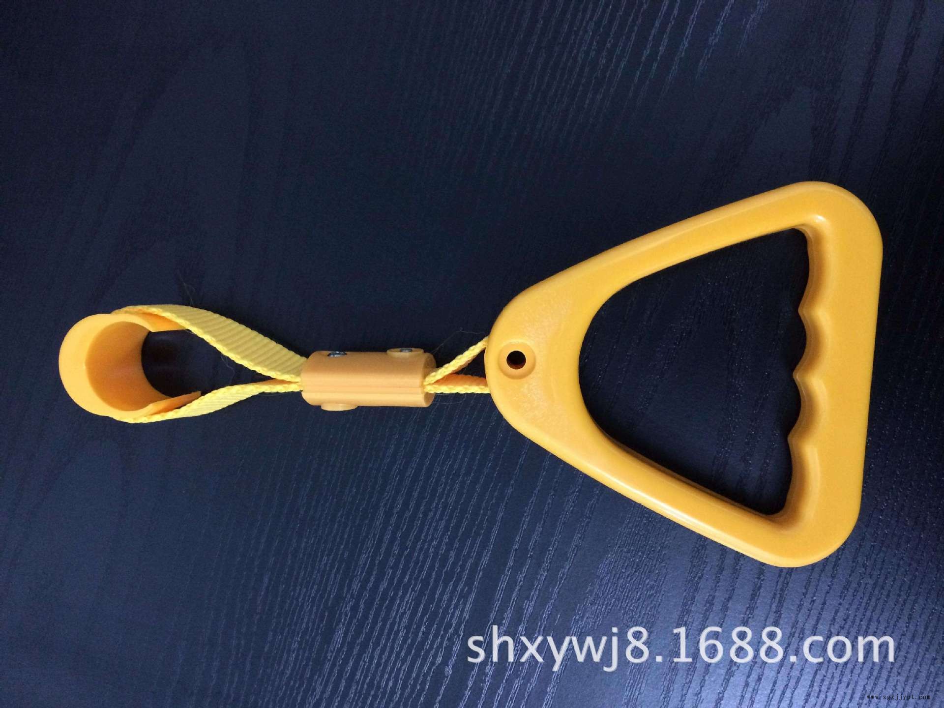 塑膠模具廠加工PC塑料拉手注塑加工生產(chǎn)地鐵塑膠拉手模具開模廠家示例圖4