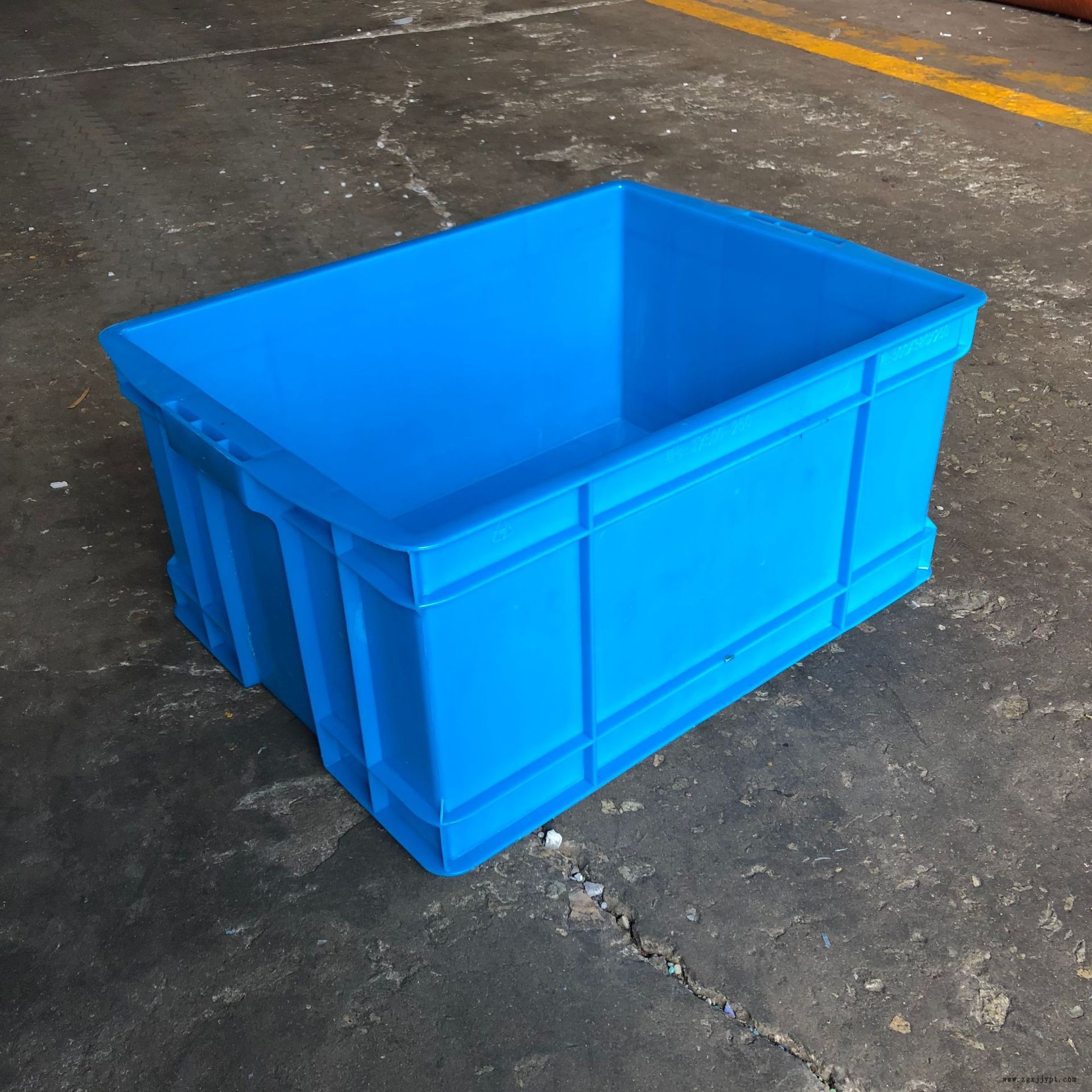 塑料周轉(zhuǎn)箱外徑尺寸：540*416*260 pe料塑料箱 五金模具器械運(yùn)輸示例圖5