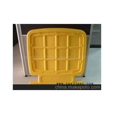 大型吹塑加工（桌板、垃圾桶等吹塑產(chǎn)品）