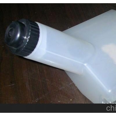 工廠低價提供塑膠水壺的模具制造及產(chǎn)品吹塑加工