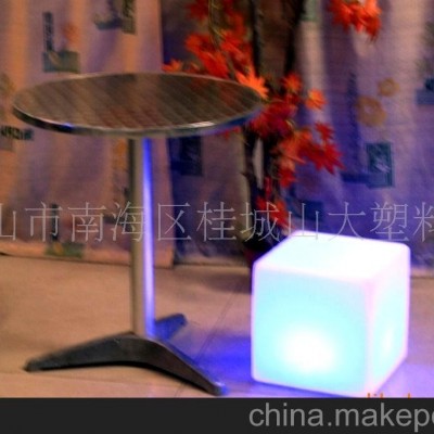 加工定制發(fā)光燈箱座椅，滾塑燈箱座椅，方形燈箱(圖)