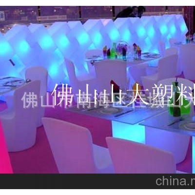 滾塑沙發(fā)，滾塑發(fā)光家具，LED遙控變色發(fā)光沙發(fā) 滾塑加工服務(wù)