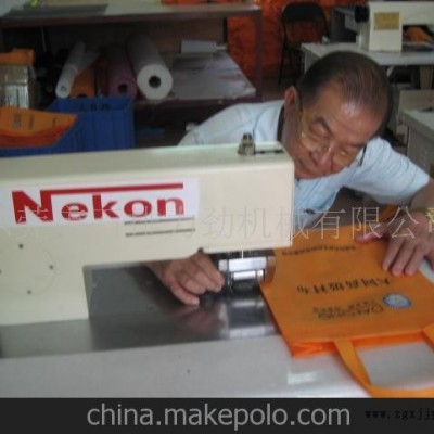 供應(yīng)超聲波無紡布制袋機，環(huán)保袋，禮品袋，廣告袋設(shè)備