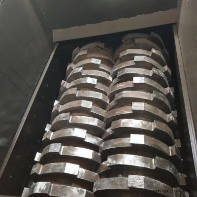 金屬雙軸撕碎機(jī) 報廢汽車輪胎撕碎機(jī) 新型多功能輪胎撕碎機(jī)
