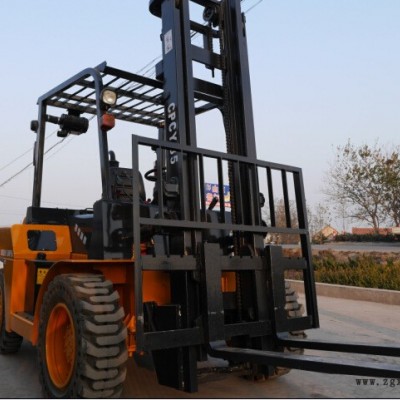 廠家供應(yīng) 實(shí)心輪胎 支持定做 山東凱大CPCY-30 交接式越野叉車(chē)中質(zhì)量保障