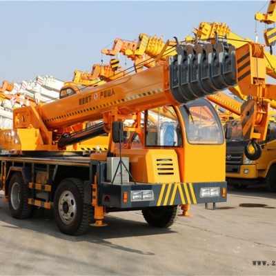 建筑10吊車起重機(jī) 工地10噸自制吊  油電兩用 825-16輪胎  濟(jì)寧吊車