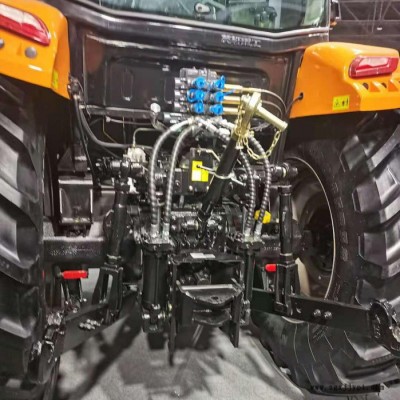 英軒1804 2004 2104 2204 2404大馬力的拖拉機(jī) 牽引力大 大輪胎大后橋拖拉機(jī)