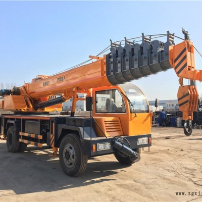 濟(jì)寧吊車(chē) 12噸自制吊車(chē) 12噸自制隨車(chē)吊 輪胎式12噸農(nóng)用蓋房吊車(chē)