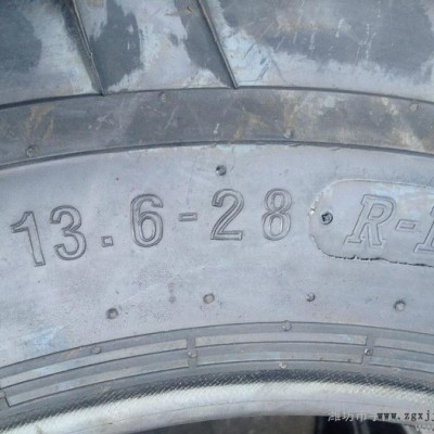 廠家供應(yīng)13.6-28人字花紋拖拉機輪胎  農(nóng)用車輪胎 質(zhì)量保證