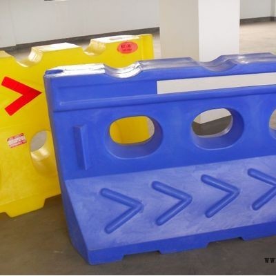 滾塑水馬1.5X0.8米規(guī)格、三孔塑料水馬，市政工程護欄