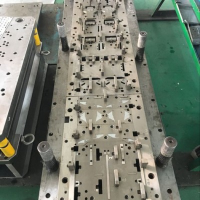 五金模具設(shè)計與制造，精密五金模具，五金制品沖壓模具制造