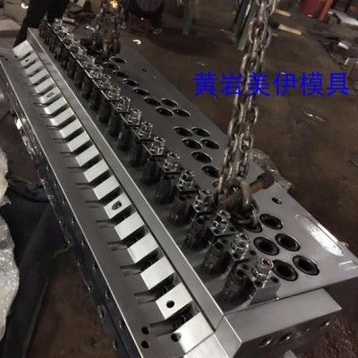 PVC發(fā)泡板模具，防結(jié)皮擠出模具，發(fā)泡擠出模具，仿大理石紋模具