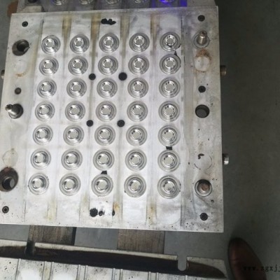 昆航科技 橡膠硫化模具自動拆分清洗噴砂流水線