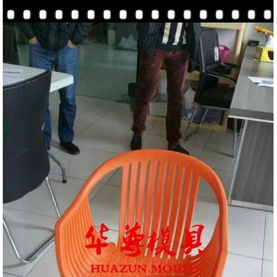 氣輔注塑椅子模具，歡迎外貿(mào)公司合作，可配制氮機(jī)注塑，出口巴西