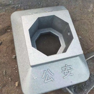 生鐵墩子 底盤長(zhǎng)寬高可以定做交通隔離墩 各種口徑帶字 模具實(shí)型鑄造