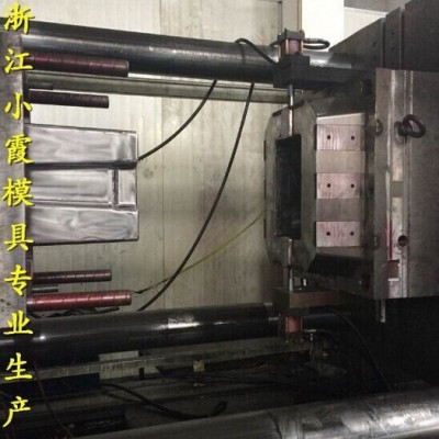 浙江塑料注塑模具 530升注射工業(yè)垃圾桶模具誰(shuí)家專做