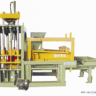 建虎磚機(jī) 新型技術(shù)，質(zhì)量好，噪音低，效率高，省人工。