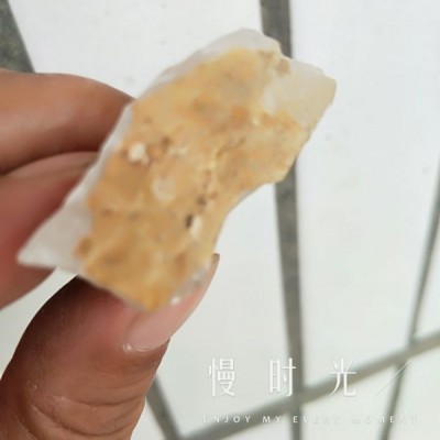 氧化劑、催化劑、滲透劑、耦合劑、漂白劑鹽類、食用酸類混合物乃石英黃皮的克星