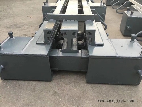 新聞:遼寧葫蘆島D80伸縮縫安裝隊(duì)伍