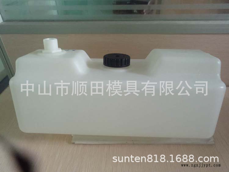 水箱吹塑模具浮球吹塑模具車輪吹塑模具設(shè)計加工吹塑加工吹瓶模具示例圖1