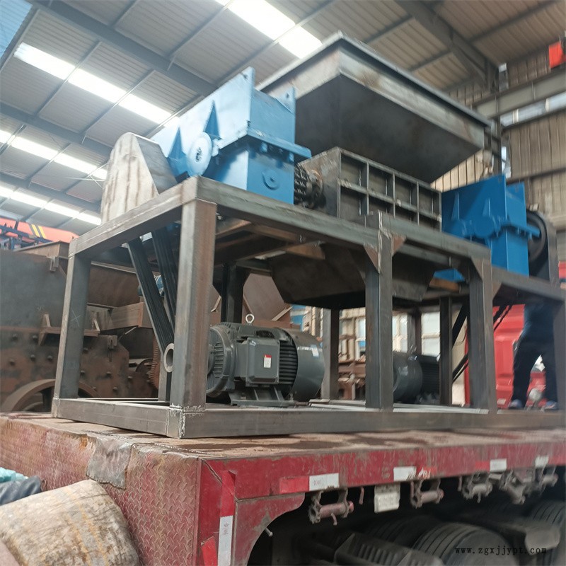 二手噸包撕碎機(jī) 廢舊皮革撕碎機(jī) 卓泰1600型橡膠管撕碎機(jī)