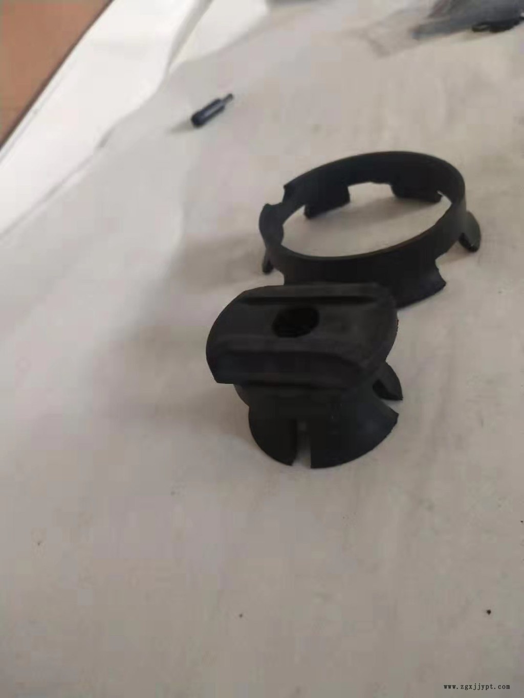 【 厚富】_1.5鎖片_水管套壓板_傳感器配件模具定做 歡迎來電咨詢 【 厚富】_1.5鎖片_水管套壓板_傳感器配件模具定做 歡迎來電咨詢