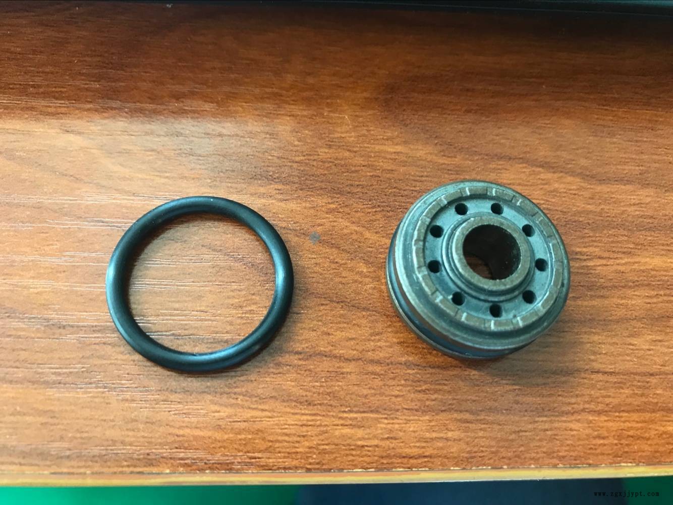 油壓密封圈全自動組裝機(jī)密封圈減振器自動組裝設(shè)備O型圈組裝設(shè)備示例圖5