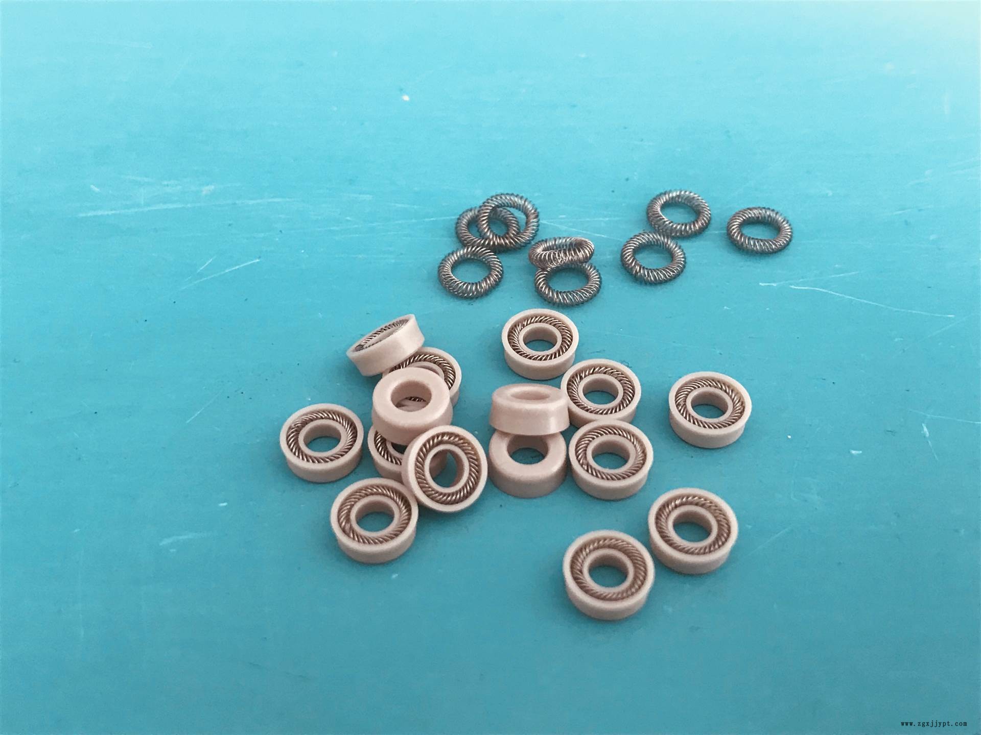 耐腐蝕灌膠閥泛塞密封圈 廠家訂制黃色UPE打膠機(jī)彈簧泛塞密封圈