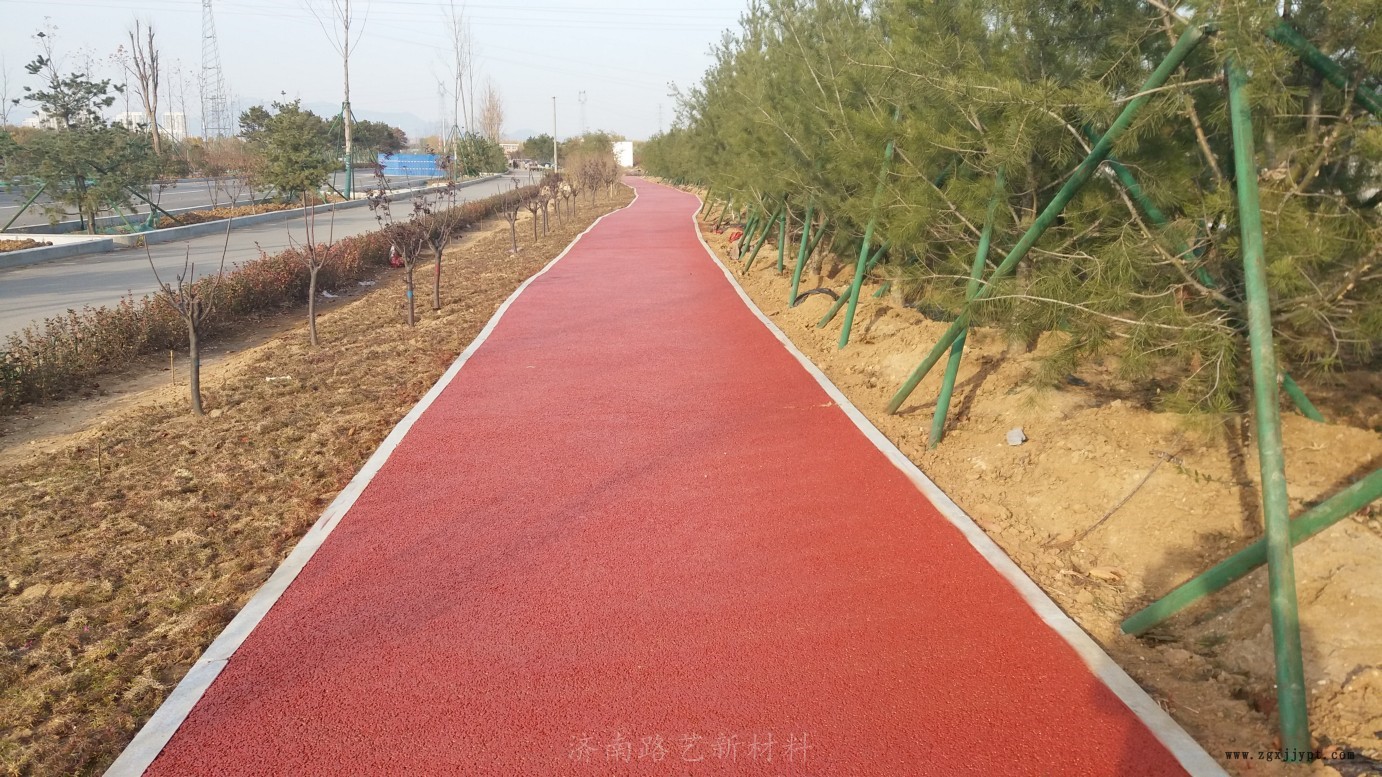 彩色透水混凝土 C25透水地坪 濟(jì)南路藝大孔透水路面 實(shí)力廠商批發(fā)