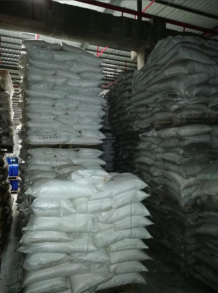 27042066.jpg 水溶性聚磷酸銨白袋包裝4.jpg