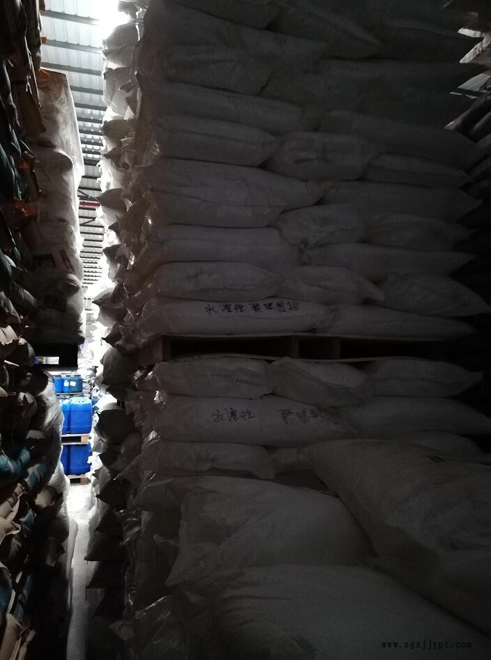 38063824.jpg 水溶性聚磷酸銨白袋包裝3.jpg