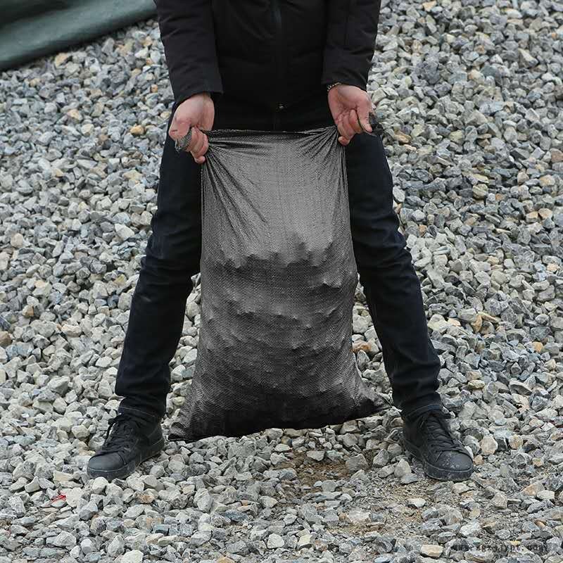 炭黑編織袋黑色蛇皮袋垃圾掩埋廠專(zhuān)用啟軒廠家黑色蛇皮袋