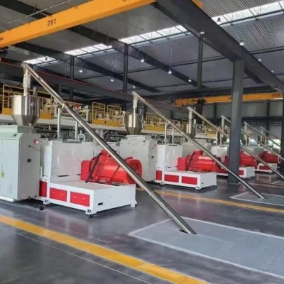 張家界SPC石塑地板生產(chǎn)線博宇SPC地板擠出設(shè)備價(jià)格實(shí)惠